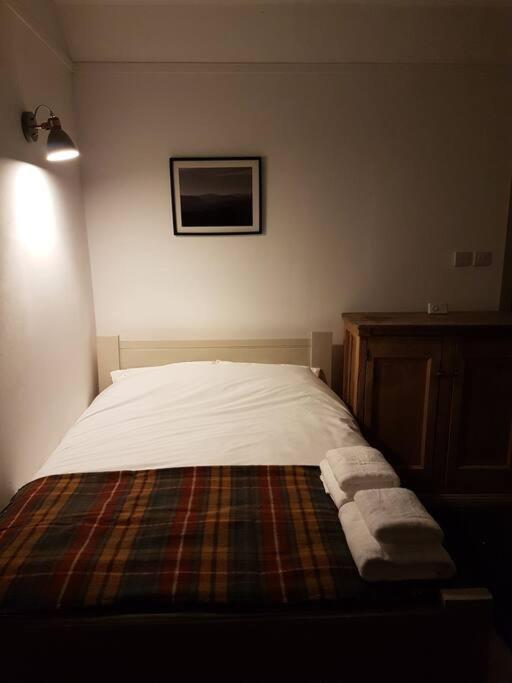 Beatshach Bothy - Speyside, Incredible Location! Apartment Dufftown Bagian luar foto