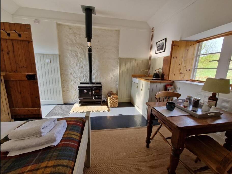 Beatshach Bothy - Speyside, Incredible Location! Apartment Dufftown Bagian luar foto